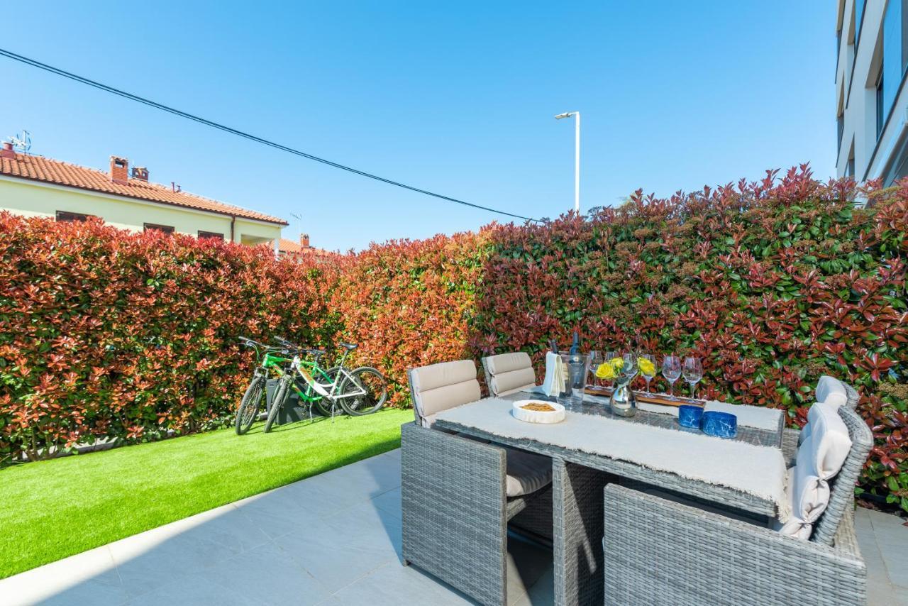 פורץ Luxury New Apartment With Private Garden Near The Beach! מראה חיצוני תמונה