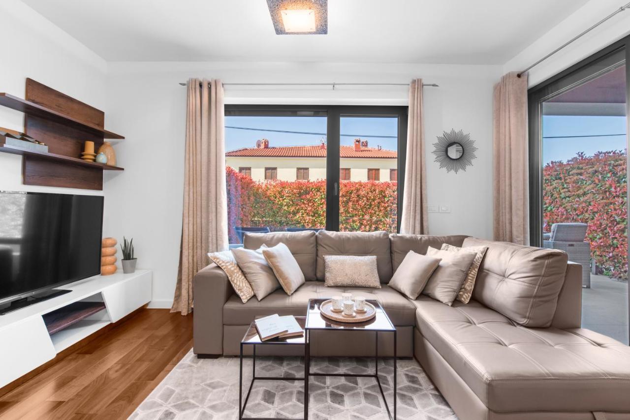 פורץ Luxury New Apartment With Private Garden Near The Beach! מראה חיצוני תמונה