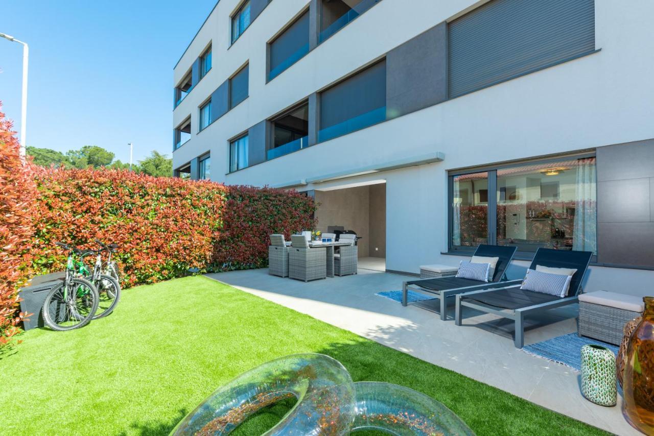 פורץ Luxury New Apartment With Private Garden Near The Beach! מראה חיצוני תמונה