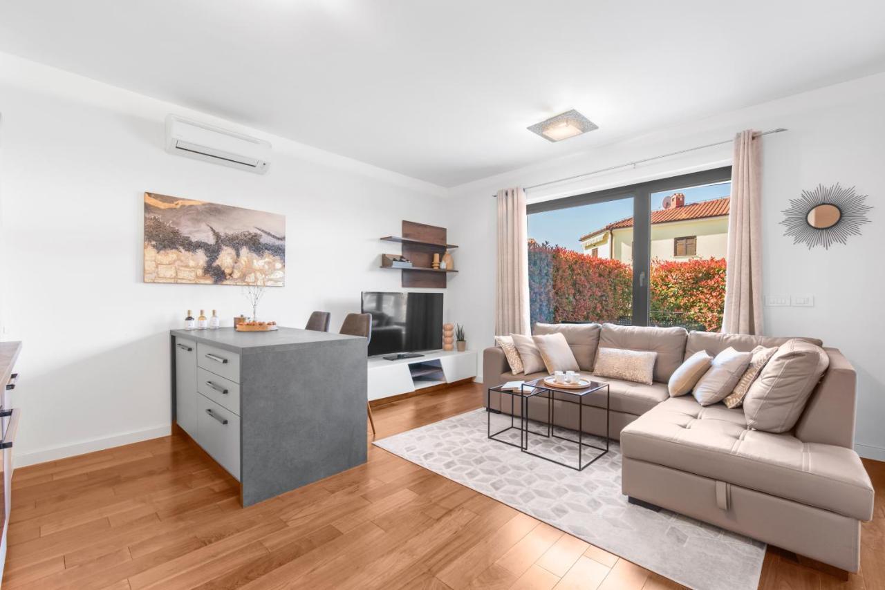פורץ Luxury New Apartment With Private Garden Near The Beach! מראה חיצוני תמונה